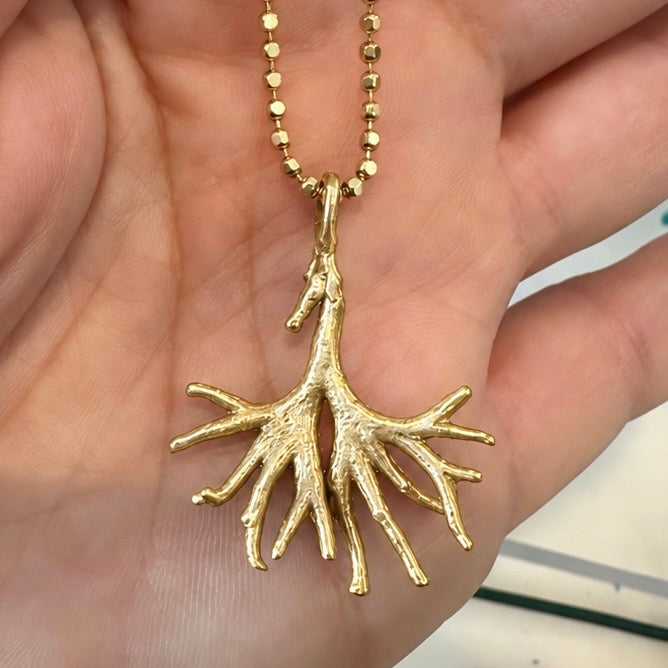 Custom Coral Pendant 18K Yellow Gold (Trip Park)